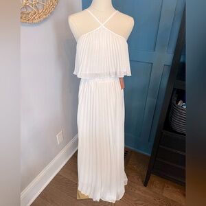Elegant White Pleated Maxi Dress
